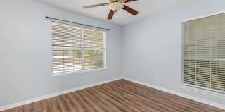 Charming 2-Bedroom Townhome – $1,400/mo Gallery 15