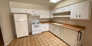 3 Bedroom Home in Phoenix with lots of character! Gallery 10