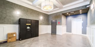 Courtyard at Jefferson Gallery 17