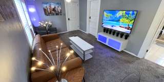 304 North Keech Street - Room 4 Gallery 12