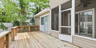Lovely contemporary home in popular South Jax Beach! Gallery 24