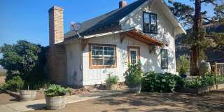 Historic Farmhouse in Crooked River Ranch Available! Gallery 1