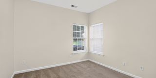 Beautiful Four Bedroom in Crismark Community! Beautiful Four Bedroom in Crismark Community! Gallery 9