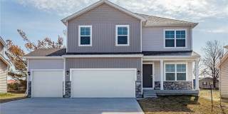 Spacious 4 Bedroom Home in Ankeny with 3-car garage  private backyard!! Gallery 1