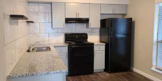 Top Location! Right in the heart of beautiful downtown Boerne! Gallery 9