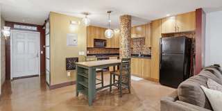 Modern Industrial Condo in the Heart of Downtown San Diego – Walk to Petco Park & Waterfront Gallery 3