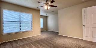 Bright and Inviting 2-Story home, conveniently located near to Randolph AFB and SAMMC! Gallery 31