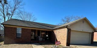 Welcome to this charming 3-bedroom, 2-bathroom home located in the heart of Russellville, AR. Gallery 1