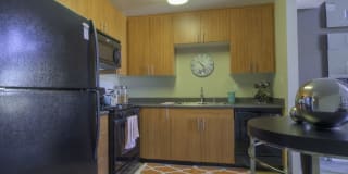 Avalon Woodland Hills Gallery 8