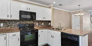 Pet Friendly Two Bedroom! Gallery 18