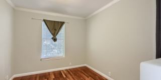 Beautifully partially furnished townhome in Las Vegas Country Club Gallery 11