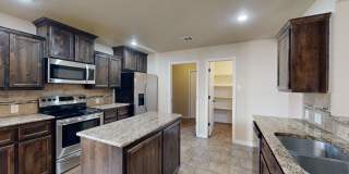 2 WEEKS FREE RENT + $1,895 ONE STORY 4 BEDROOM WITH 3 FULL BATHS Gallery 21