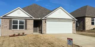 Pre-Lease Now | Beautiful 3 Bedroom Home with Fenced Yard in Paragould Gallery 4