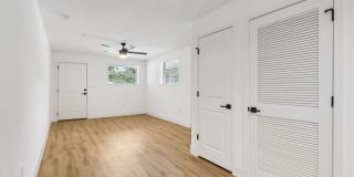 Welcome to San Marco Sq Apartments - NOW OFFERING an 18mo Lease on this 1 bedroom apartment in a vibrant, pet-friendly community located just 1.2 miles from the hip and historic San Marco Square restaurants, businesses and boutique shops. Gallery 6