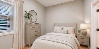 1014 W George Street Gallery 19