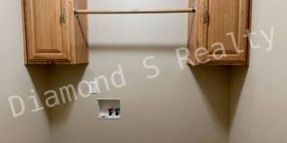 Cute 2 Bed Duplex Available Now - 2 bed, 2 bath, 1 car garage! Gallery 15