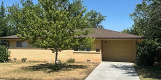 Spacious 3 Bedroom House with Attached Garage and Large Yard! Gallery 32