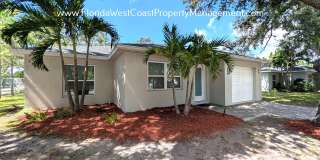 MODERN 3 BEDROOM SARASOTA HOME WITH SUPER LOCATION! FENCED YARD! PRE LEASING FOR DECEMBER! Gallery 1