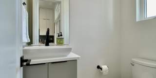 629 N Queen Street Gallery 13