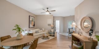 Ashbury Square Gallery 36