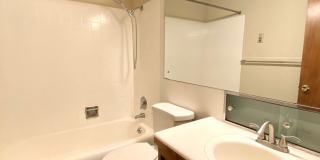 Nob Hill Apartments Gallery 8
