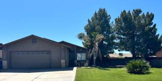 Charming 3-Bedroom Home with Wood Flooring and Large Yard in Yuma Gallery 1