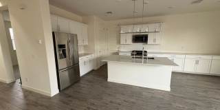 Modern 3-Bedroom + Loft + Den in Gated Phoenix Community with Mountain Views Gallery 3