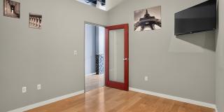 Charming 2BR Condo in Saint Louis Gallery 28