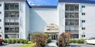 555 Park Shore Drive Gallery 1