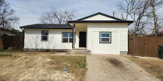 Beautifully Remodeled 3 Bed / 2 Bath Home with Large Backyard Gallery 3