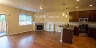 Beautiful Four Bedroom Home in North Plains Gallery 1