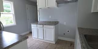 "NEW RENTAL PRICE " - BEAUTIFUL 4 BEDROOM 1 BATHROOM HOME Gallery 7