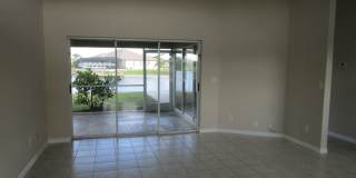 NW Spacious 3/2/2 on Saltwater Canal-Fish off the Dock! Gallery 8