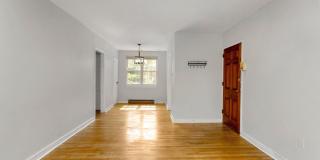 3201 COMMONWEALTH Avenue Gallery 7