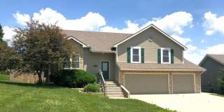 4 Bed, 3 Bath with Fenced Backyard!! Gallery 21
