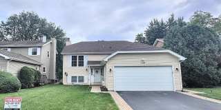 Spacious & Updated 3 BR Single-Family Home for Rent in Naperville! Gallery 1