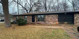 * Requires 24 hrs. to show*Welcome to this charming 3-bedroom, 1.5-bathroom home located in the heart of Russellville, AR. Gallery 1