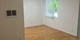 323 MARINE ST Gallery 13