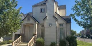 <b> Three Bedroom near Wildcreek Golf Course<br><br> Gallery 1