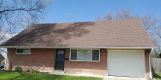 4 Bedroom home with fenced in backyard and central air Gallery 1