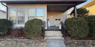 Sun-Filled Living with Hardwood Floors Near Downtown Gallery 1