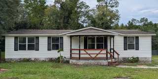 3 bed, 2 bath on 1/3 Acre of FENCED land. Gallery 1