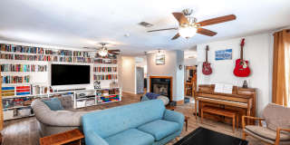 301 Cypress Street Gallery 13