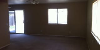 BEAUTIFUL 1,261 SQ FT, 2 STORY, 3BD, 2.5 BTH, 2 CAR GARAGE, LOCATED NEAR PARK, SHOPPING AND SCHOOLS. Gallery 3