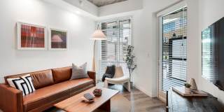 Link Apartments Four12 Gallery 20