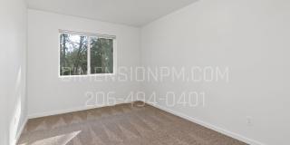 Fully Fenced  4 Bed 3 Baths Newer Construction Home Gallery 19