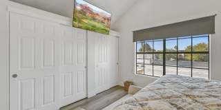4901 E Kelton Lane Gallery 12