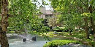 Beautifully Renovated Townhome at Woodvine Gallery 1