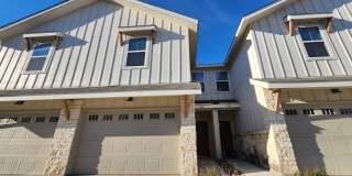 3/2.5/1.5 Fourplex with Granite Countertops, 9ft Ceilings, Fridge, Washer, Dryer / NBISD Gallery 1