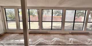 Amazing 4/2.5 in Prime Location! Minutes from Texas Tech and Hospitals! Gallery 37